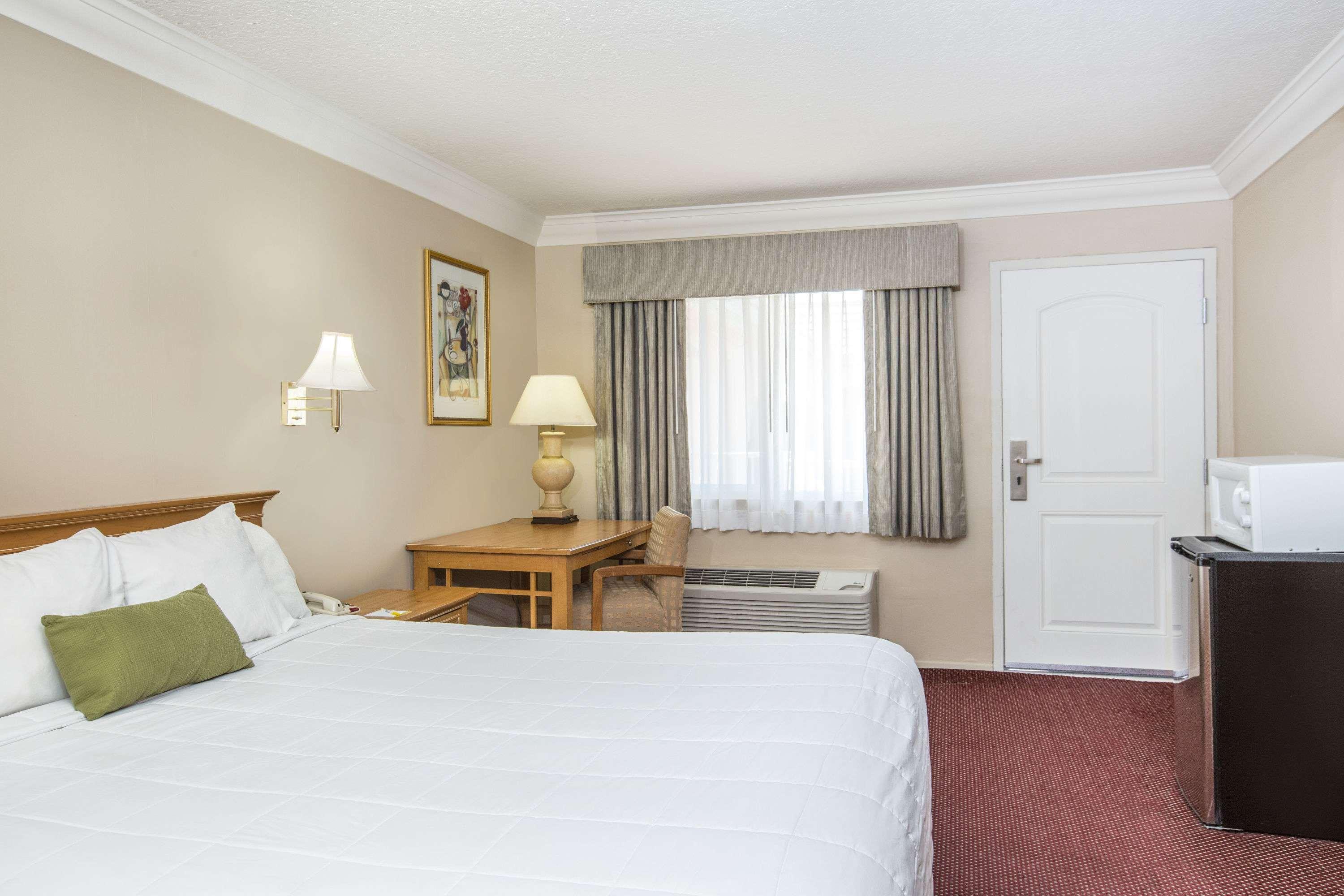 Days Inn By Wyndham Near City Of Hope Duarte Exteriér fotografie